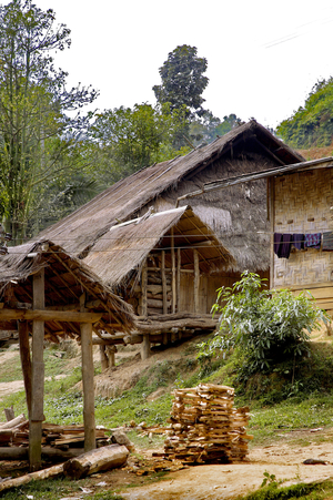 Laos, Northern Province, traditional Hmong village (photo)