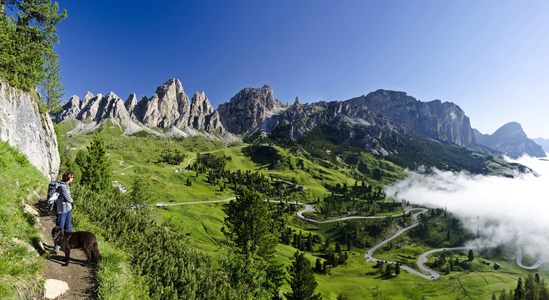 Italy dolomites sella mts. cir mountains and pass puez group from gardena pass grdner joch footpath to pisciad hut 666 trail ©Nardi Alberto/AGF/Leemage