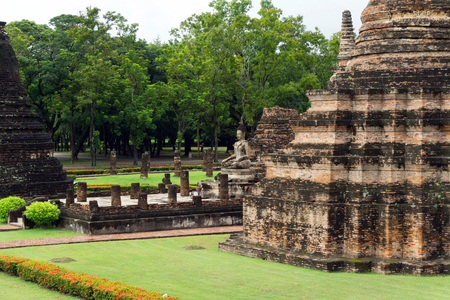 Asia, thailand, sukhothai historical park, wat mahathat temple  (photo)