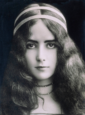 Portrait of French dancer Cleo de Merode (1875-1966), photograph c.1900