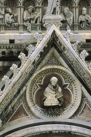 Facade of Siena Cathedral, upper part of the door, Siena, Italy (photo)