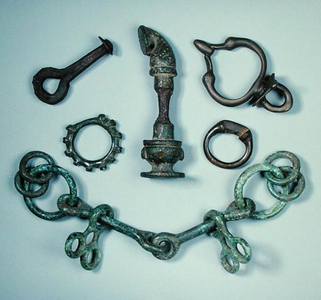 Cart fittings, harness, rein-rings, or terrets, bridle bits and linchpins (bronze and iron)