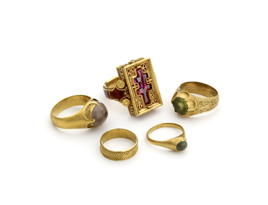 Rings from the Thame Hoard found in the River Thame, terminal date 1457 (gold and precious stones)