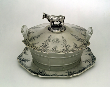 Butter dish with a frosted glass base (silver and frosted glass)