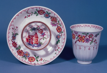Porcelain trembleuse cup and saucer, Vienna, mid 18th century