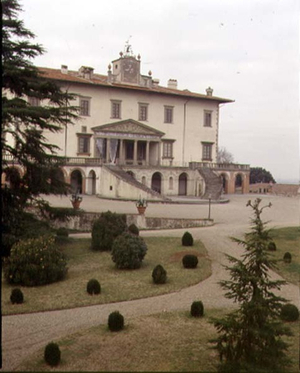 View of the facade, designed for Lorenzo the Magnificent by Giuliano da Sangallo (c.1443-1516) c.1480 (photo)