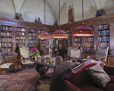 Interior of the Library, residence of Sir Harold Acton (photo)