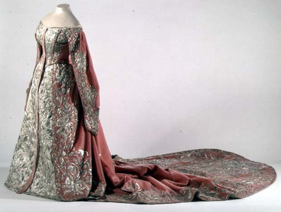 Lady's ceremonial court dress by Ivanov, c.1900 (velvet, satin and embroidery)