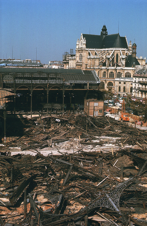 Demolition of the central halls of Paris, by the French architect Victor Baltards (1805-1874), in August 1971