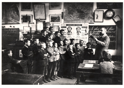 Anti Alcoholic class in a primary school, early 20th century (b/w photo)