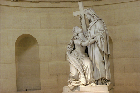 Marie Antoinette (1755-93) held by the Religion, 1825 (marble) (see also 252689)