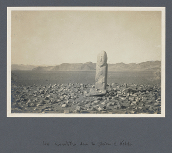 A monolith in the Kobdo plain, October 1 - Mission in North West Mongolia - Album of the mission of Bouillane de Lacoste commander in 1909 in Mongolia, photo by Henry de Bouillane de Lacoste (1867-1937)