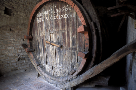 Old wine barrel, Palazzo dei Canonici, Gubbio, Umbria, Italy