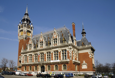 FRANCE. Hauts-de-France. NOT-DE-CALAIS. Calais. City Hall (City Hall). Built between 1911-1925. Detail of the bell tower. Architecture. Photography