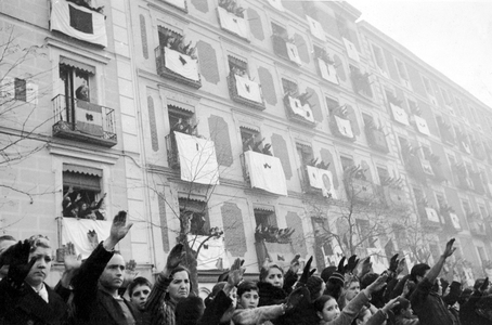 PRIMO DE RIVERA, Jose Antonio (1903-1936). Spanish lawyer, nobleman, politician, and founder of the Falange Espanola ('Spanish Phalanx'). Military accused of conspiracy and rebellion against the government of the Second Spanish Republic and sentenced to death. He got finally executed during the first months of the Spanish Civil War. At the end of the Civil War, the body was exhumed and carried on the shoulders from Alicante to El Escorial to honor him. Once the Basilica of the Valle de los Caidos was built, Francisco Franco ordered to bury the body there. Citizens making the fascist salute to the coffin with the remains of Jose Antonio Primo de Rivera that were carried from Alicante to El Escorial. Photography. SPAIN. Madrid
