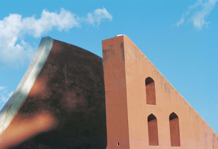 Jantar Mantar astronomical observatory (photo)