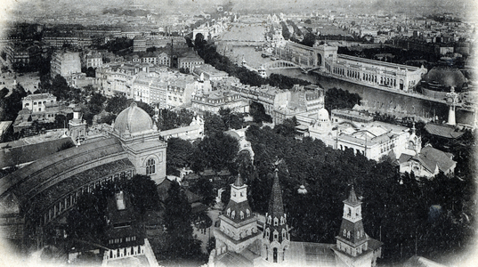 Panoramic view of the fields of Mars at the Exposition Universelle view, world's fair held in Paris, France, from 14 April to 12 November 1900, to celebrate the achievements of the past century and to accelerate development into the next) - postcard 1900 Private collection