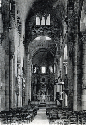 Internal view of the Cathedrale Notre-Dame du Port in Clermont-Ferrand (Clermont Ferrand) Postcard 1910 approx. Private collection