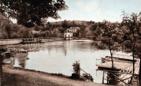 View of Lac des Settons in the Parc du Morvan, Nievre, Burgundy (View of Lac des Settons, a lake in Nievre, France) Postcard 1910 approx.