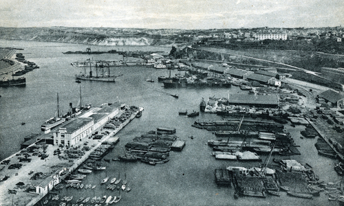 View of the port of Oran, Algeria Postcard of the beginning of the 20th century
