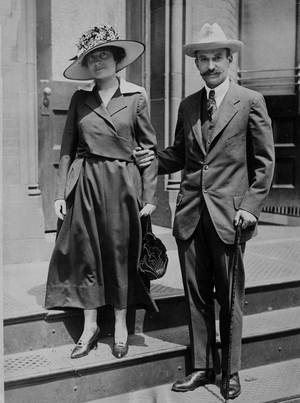 New York City (USA), July 2, 1917: Portrait of Kingdon Gould Sr (1887-1945) (grandson of Jay Gould) and his fiancee Annunziata Camilla Maria Lucci (1890-1961) leaving the presbytery of the Cathedrale Saint Patrick where they settled the details of their next wedding - New York City, USA, 2nd July 1917: portrait of Kingdon Gould Sr. (1887-1945) and his fiancee Annunziata Camilla Maria Lucci (1890-1961), pictures leaving St Patrick's rectory after making arrangements for their marriage