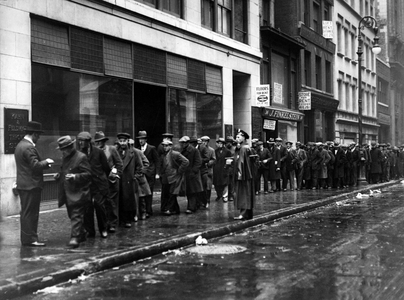 New York City (USA), 1930: Unemployed people line up in front of 44 East 29th St for meal tickets. This service was set up by Reverend Randolph Ray, Rector of Little Church around the Corner - New York City, USA, 1930: bread line and free food tickets given out to the unemployed at Little Church around the Corner at 44 East 29th St
