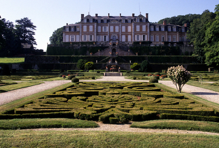 Chateau de la Loire: Jardin du chateau de Sassy in Saint Christophe le Jajolet, Orne (61), Basse Normandy.
