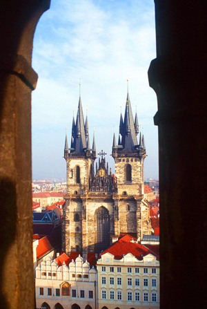Place de la Vieille Ville à Prague, 2000. Photo de Caruso.