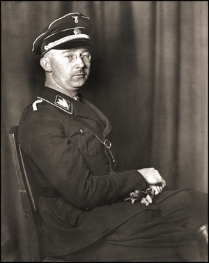 Allemagne, 1934. HIMMLER, Maréchal des SS et Chef de la Gestapo, Heinrich Himmler fut nommé chef suprême de la Police Allemande en 1938 et Ministre de l'Intérieur en 1943.