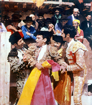 Cantinflas dans une scene du film Around the World in 80 Days (Le tour du monde en 80 jours) de Michael Anderson, 1956. © Farabola/ Leemage
