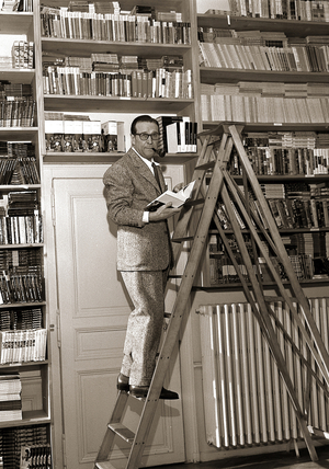 Portrait de Georges Simenon (1909 - 1989) au Chateau d'Echandens, 02/1963.