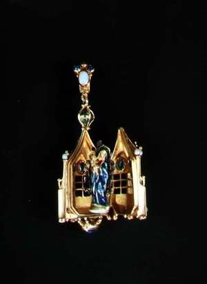 Pendant of a Madonna and Child (gold and enamel)