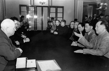Nikita khrushchev meeting with mao zedong 1957 (photo)