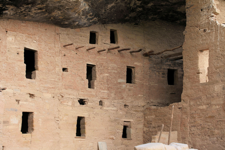 Spruce tree House a Mesa Verde - Troglodyte dwellings with T-shaped openings - Anasazi ancient American civilization or Pueblo ancestral people, 12th - 14th century - Cliff Dwelling, Mesa Verde National Park, Colorado, USA (USA), UNESCO Site