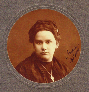 Cherubina from Gabriak (Elisaveta Ivanovna Dmitrieva), 1912 (photograph)