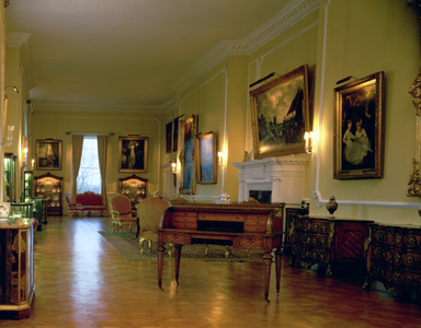 The Long Gallery looking south, Firle Place, Sussex (photo)