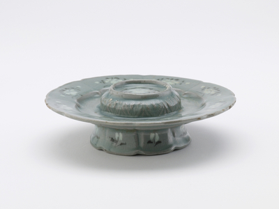 Cup stand, Koryo period, second half of 12th century (ceramic)