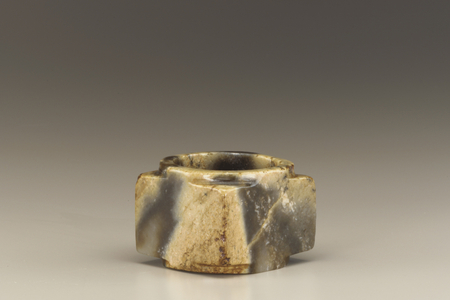 Short tube (cong) (jade (nephrite))