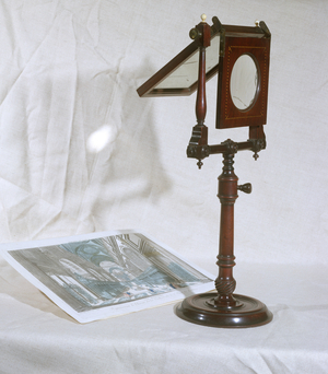 A zograscope for viewing a 'vue d'optique' (wood)