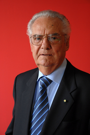 Portrait of the writer Shlomo Venezia. Photography 2008.