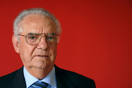 Portrait of the writer Shlomo Venezia. Photography 2008.
