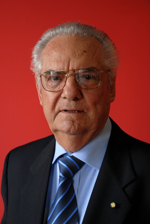 Portrait of the writer Shlomo Venezia. Photography 2008.