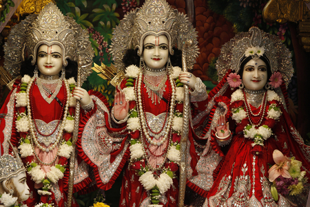 Bhaktivedanta Manor ISKCON (Hare Krishna) temple deities : Sita, Rama & Lakshmi Watford Grande-Bretagne