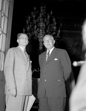 The Politician PAUL G. HOFFMAN (ECA, ECONOMIC COOPERATION ADMINISTRATION) WITH THE MINISTER ALCIDE DE GASPERI - VENICE - 1949