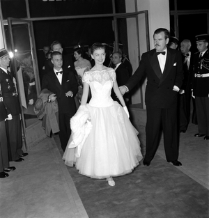 THE ACTRESS JEANETTE SCOTT AT THE INTERNATIONAL FILM FESTIVAL IN CANNES - 1954