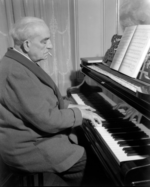 THE COMPOSER UMBERTO GIORDANO AT HIS HOME - 1948