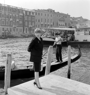THE ACTRESS SHIRLEY MACLAINE AT XXI INTERNATIONAL FILM FESTIVAL OF VENICE - 1960