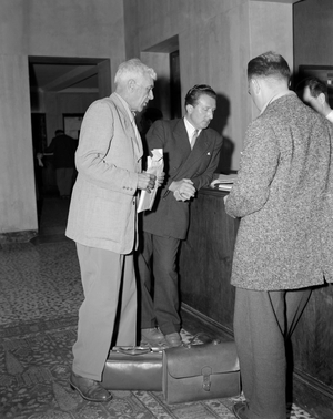 THE PAINTER GEORGES BRAQUE (GEORGE BRACQUE) WITH THE GALLERIST AND COLLECTOR AIME MAEGHT AND LOUIS CLAYEUX, MAEGHT GALLERY DIRECTOR IN VENICE - 1950