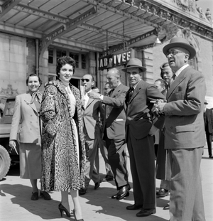 THE ACTRESS GINA LOLLOBRIGIDA AT INTERNATIONAL FILM FESTIVAL OF CANNES- 1954