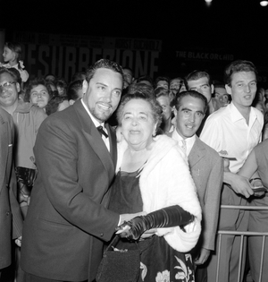 THE OPERA SINGER MARIO DEL MONACO WITH THE JOURNALIST ELSA MAXWELL AT THE XIX INTERNATIONAL FILM FESTIVAL - VENICE - 1958 -